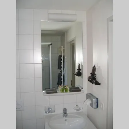 Schoenes Doppelzimmer Zum Erholen アパート